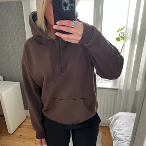 Bikbok hoodie  - Hoodie från bikbok, bra skick.