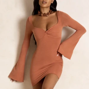 Oh Polly klänning  - Klänning från märket Oh Polly💕 Strl UK size 8. Aldrig använd, med prislapp😇