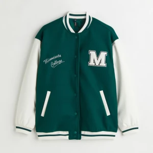 H&M green varsity jacket - Storlek L, för en oversized look. Helt oanvänd