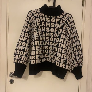 Jacquardstickad tröja - Oversized och varm tröja i fint skick!