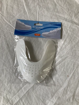 Creas skydd! - Detta är ett par magiska creas skydd som är oöppnad! Köparen står för frakt om inte ni köper 4 styckna! (Vi har mera på lager!)