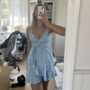 Klänning  - Nyskick, tunt och svalt material