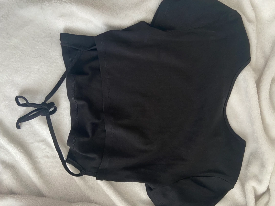 Svart tröja med knytband - 90