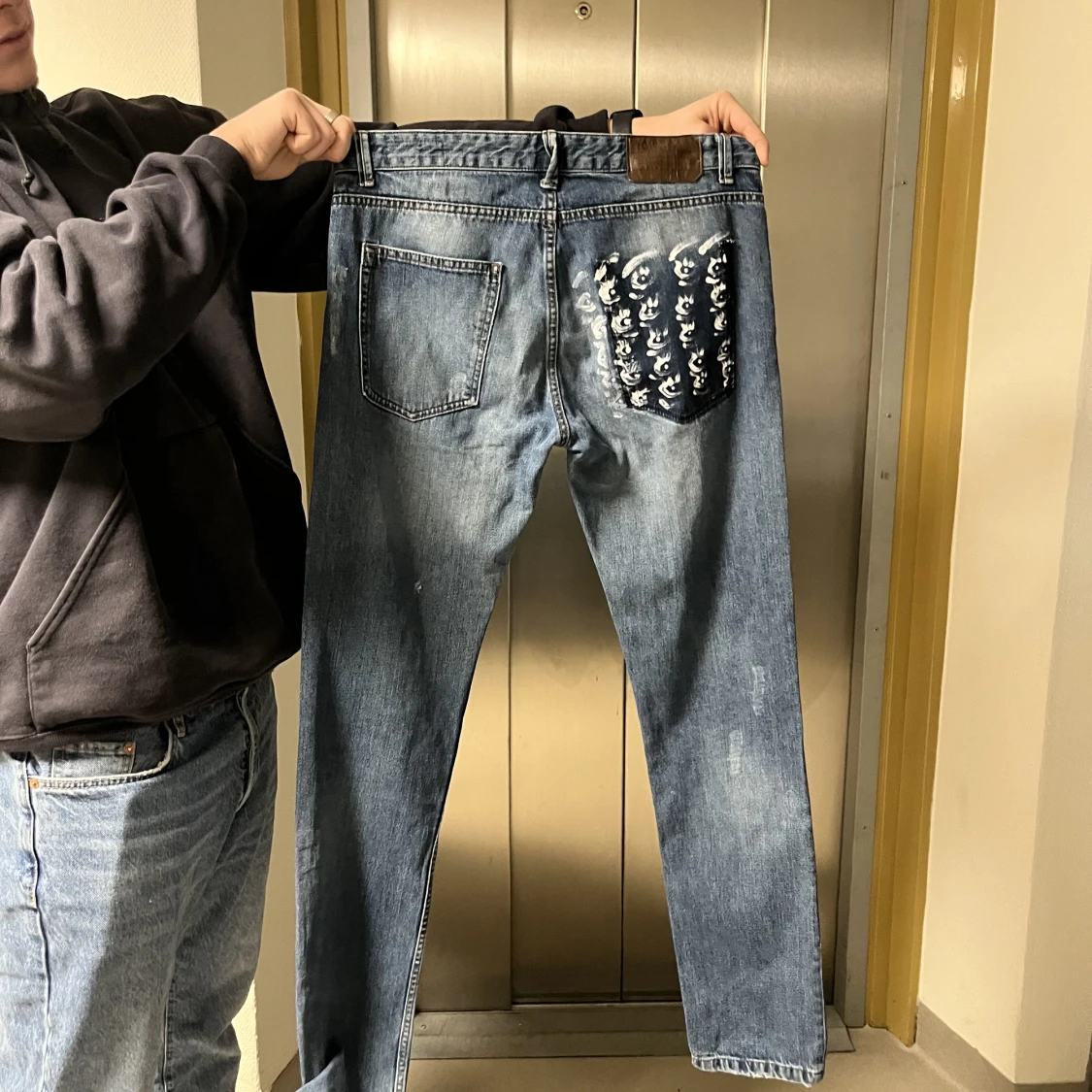 Elvine jeans med saint blank tryck