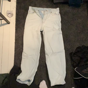 Weekday ”galaxy” - weekday jeans modell ”galaxy” storlek 29/32