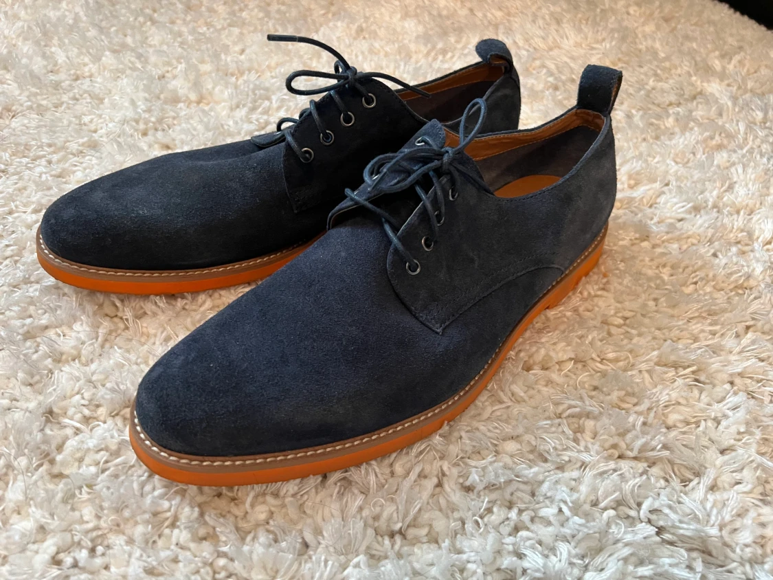 Oanvända skor str 45