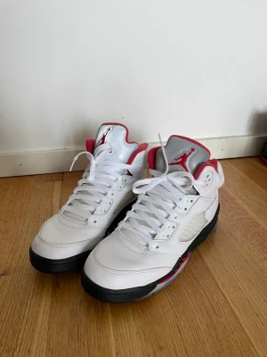 Air Jordan 5 Fire Red - Använda enstaka gånger 