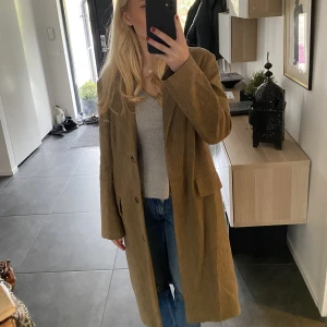 Kappa från zara  - Kappa den zara, köpt för 800kr. Aldrig använd! 