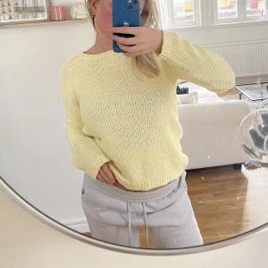 Gul tröja - Super fin gul tröja från dobber 💐