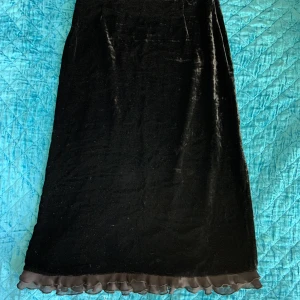 Kjol - Svart kjol i sammet 