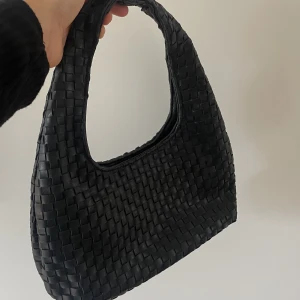 Väska NAKD - Väska i Bottega-stil från NAKD. Endast använd fåtal gånger.