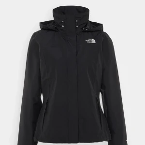 The North Face Jacka Dam - The North Face Sangro Jacket, passar perfekt till allt.   Har använt fåtal gånger, som nyskick.  800kr inklusive frakt.  