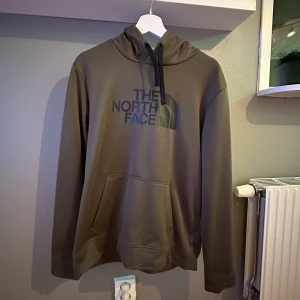 The north face hoddie - The north face hoodie använd fåtal gånger bra skick storlek M mitt pris 400kr