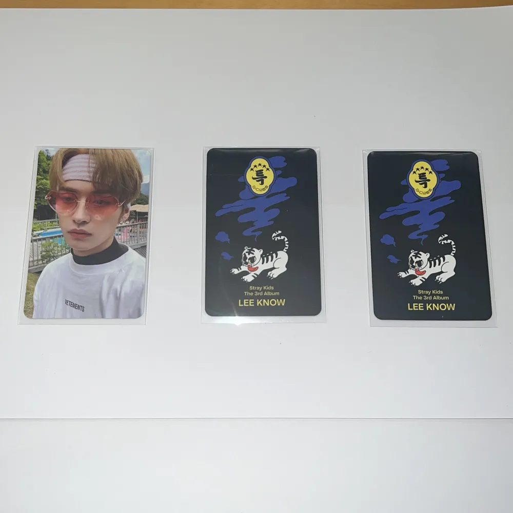 Hej, säljer eller tradear gärna dessa officiella Lee Know photocards. Om ni vill tradea gör jag det mot vilket Bangchan kort som helst😊Pris 50kr/st, men det går att förhandla. Rött x (❌) betyder att den är såld. . Övrigt.