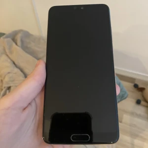 Mobil - Huawei p20 fint skick, inga sprickor!💕
