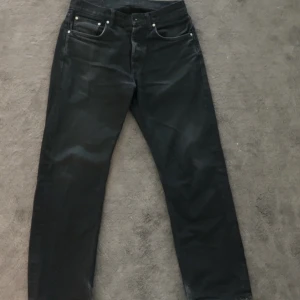 Sandro paris - Säljer nu mina feta Sandro jeans då jag så sällan använder dom nypris ca 2000kr