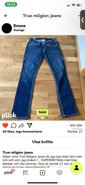 true religion jeans - jätte snygga true religion jeans som jag tyvärr måste sälja för att de är tyvärr var förstora för mig. midjemåttet är ca 81 runt om🩷 inga defekter förutom att det är hål på insidan så att man ska kunna sätta ett snöre där och lite slitna längst ned❤️ 