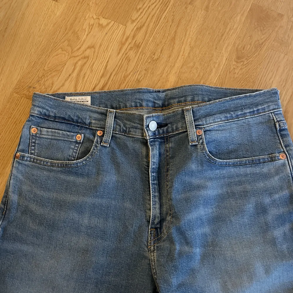 Herrmodell Levis jeans 512 slim fit. Oanvända. Storlek W33 L34. Jeans & Byxor.
