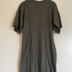 Kort bodycon klänning  - Superfint skick Sitter tight Passar xs-s