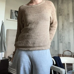 Virkad tröja - (Tryck inte på köp nu direkt) jättesöt tröja perfekt till höst, kolla gärna min profil❤️