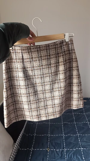 Paria Atelier Tweed Skirt - It brand new and never worn because its small on me.  original pris :600kr