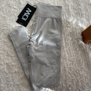 ICIW tights - Helt nya ljusgrå icaniwill träningstights med prislappen kvar. 