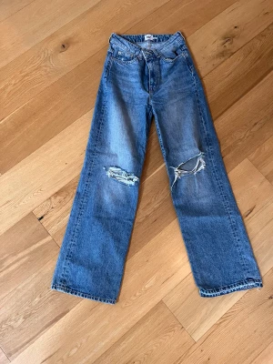 Blåa jeans lager 157 - Blåa jeans från lager 157 i strl XS.  Frakt ingår ej i priset! DM vid intresse ❤️