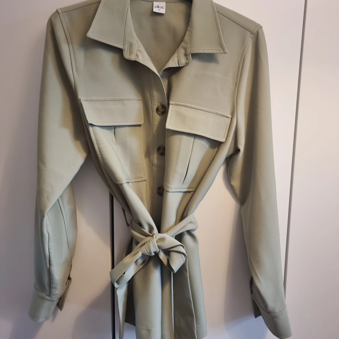 Ljus militärgrön skortjacka Ellos - 91
