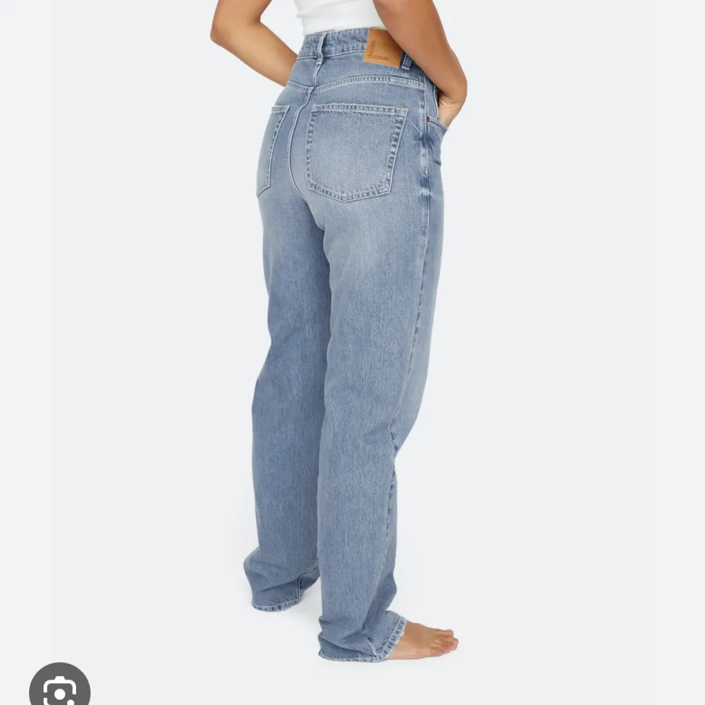 90s staight jeans från never denim i storlek W26 L32💖 Nypris 599 buda från 60kr +frakt💖. Jeans & Byxor.