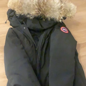 Canada Goose - Canada Goose stl L Äkta Bra skick Finns i Hörby annars fraktars