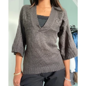 Stickad tröja - Stickad tröja köpt på secondhand💞