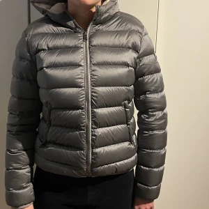 Colmar jacka - Köptes på zalando givetvis äkta den är i fräscht skick och hel. I xs  42 i italiensk storlek 