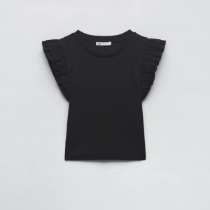 Svart topp - Från zara i storlek S, sparsamt använd💕