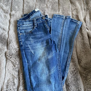 Jeans  - Jeans som är stretchiga, använda 2 gånger 