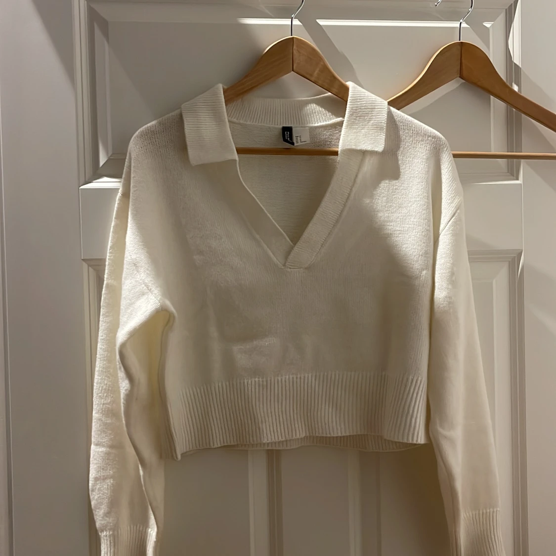 HELT NY vit stickad tröja 