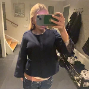 Trekvartsärmad kofta  - Super fin kofta från Holly & whyte💞 skulle säga att den är lite kortare i armarna, men så är modellen💞