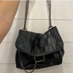 Zara väska - Sparsamt använd, fint skick