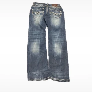 Affliction liknande byxor - Affliction liknande byxor, säljer för dem inte passade mig