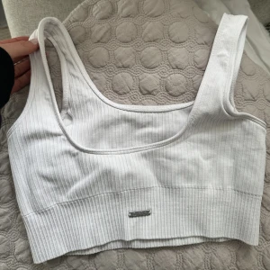 Aimn topp - Sport topp från aimn🥰