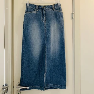 Jeanskjol! - Blå jeanskjol! Perfekt för hösten🩵