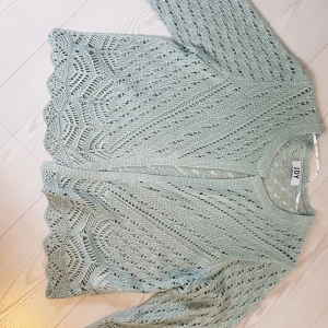 Stickad kofta  - Endast provad 