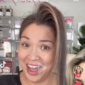 Bombshell volymizer - Fynda!! Köpte två st men insåg att 1 räcker långt så bestämmer mig för att sälja den ena! Nypris 264. Har testat 1 gång så jag såg att den fungerade och inte va trasig. 1 bild lånad från tiktok! 150ml💛