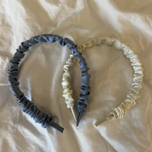 Superfina diadem - Jättefina diadem som inte kommer till användning. Jättebra skick. Säljer båda för 40kr💘