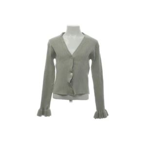 Zara Cardigan - Fint skick inga tecken på användning, fin grön färg, stl 164, som storlek xxs. Köpt på sellpy.