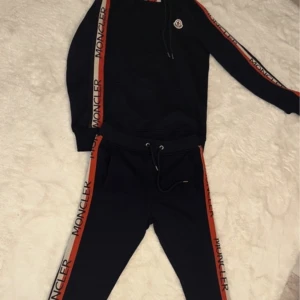 Moncler dress  - Fin helt nyskick dress storlek s passar både kille å tjej 