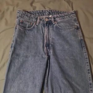 Weekday jeans - Dom har används några gånger. Jag kan inte skicka paket :/ men om due intresserad kan vi träffas i tc.