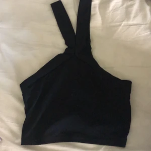 Topp - Fin svart topp 