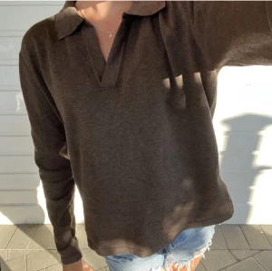 Perfekt hösttröja  - Knappt använd, nyskick!! 