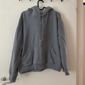 Hoodie  - Använd fåtals gånger. Lite nopprig 