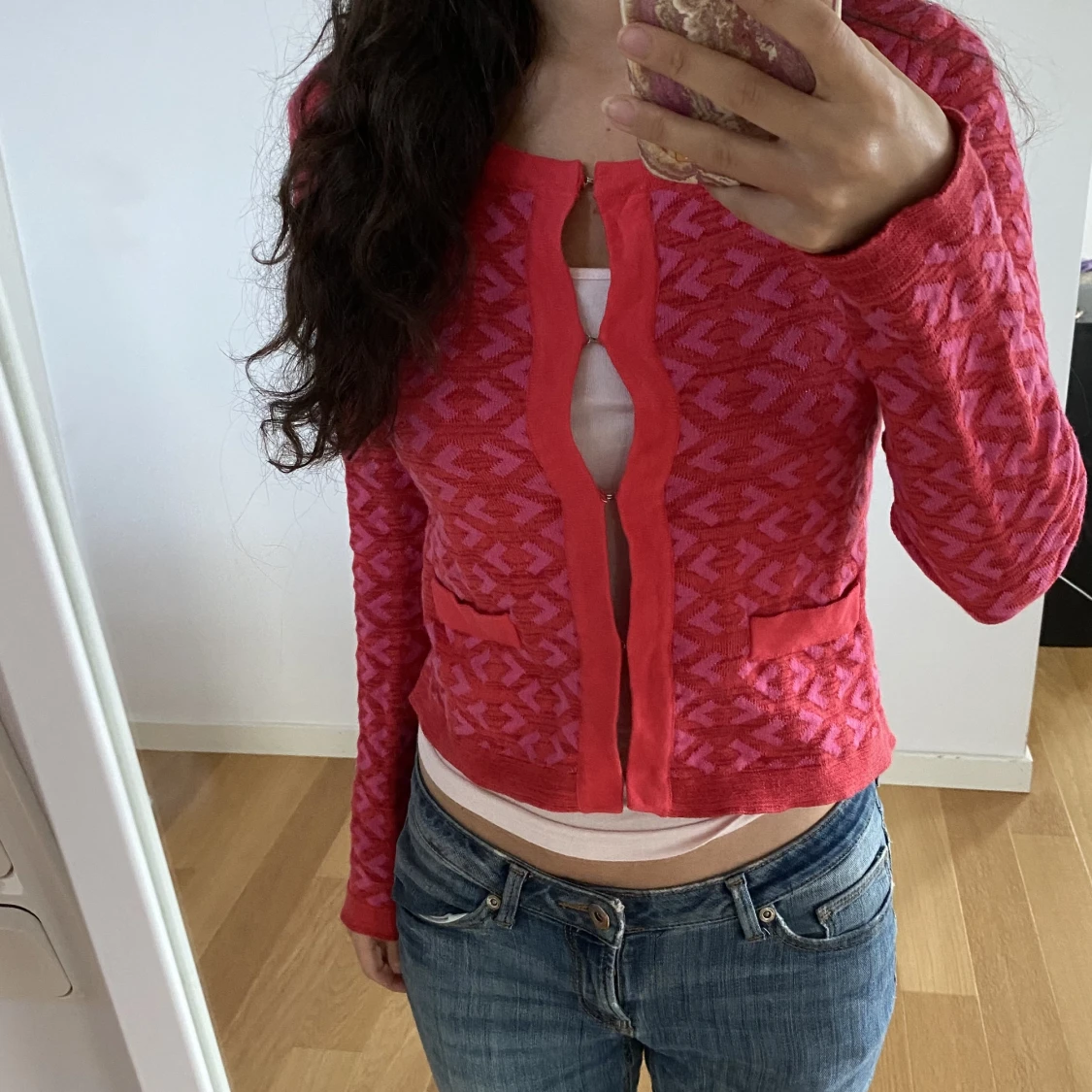 Gullig röd/rosa/lila kofta - 90